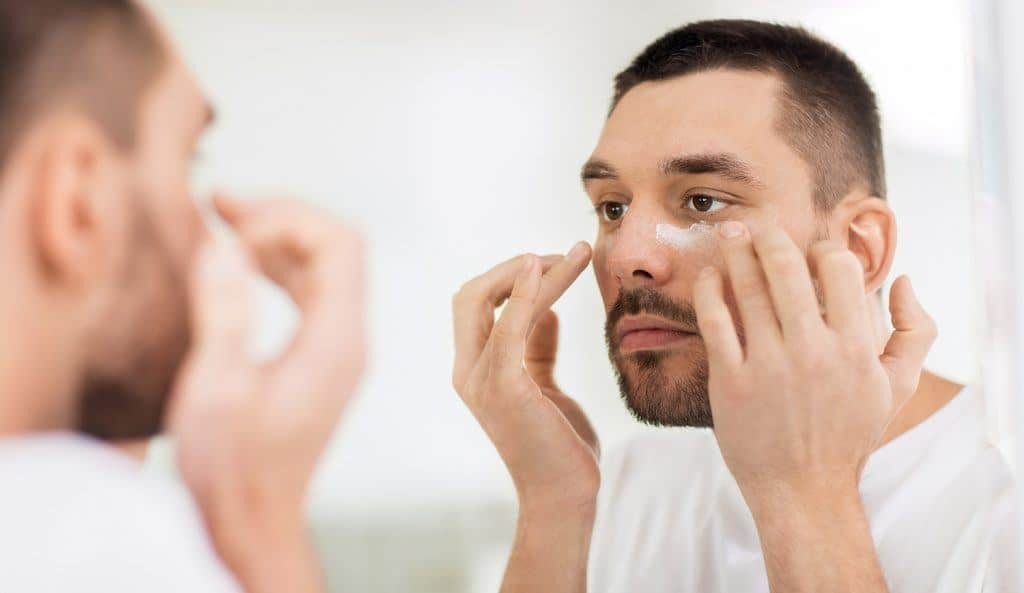 Chăm sóc da mặt không mất sự nam tính